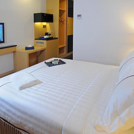 Hotel Granada Johor Bahru Extérieur photo
